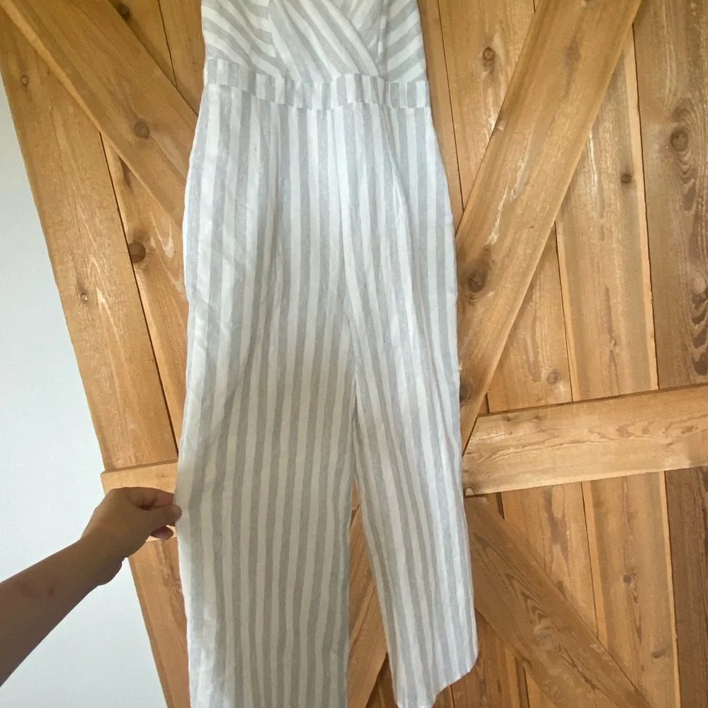 Sadie and Sage Grey and White Straps Elegant Jumpsuit Wide Legs Trending Now S - Picture 3 of 10